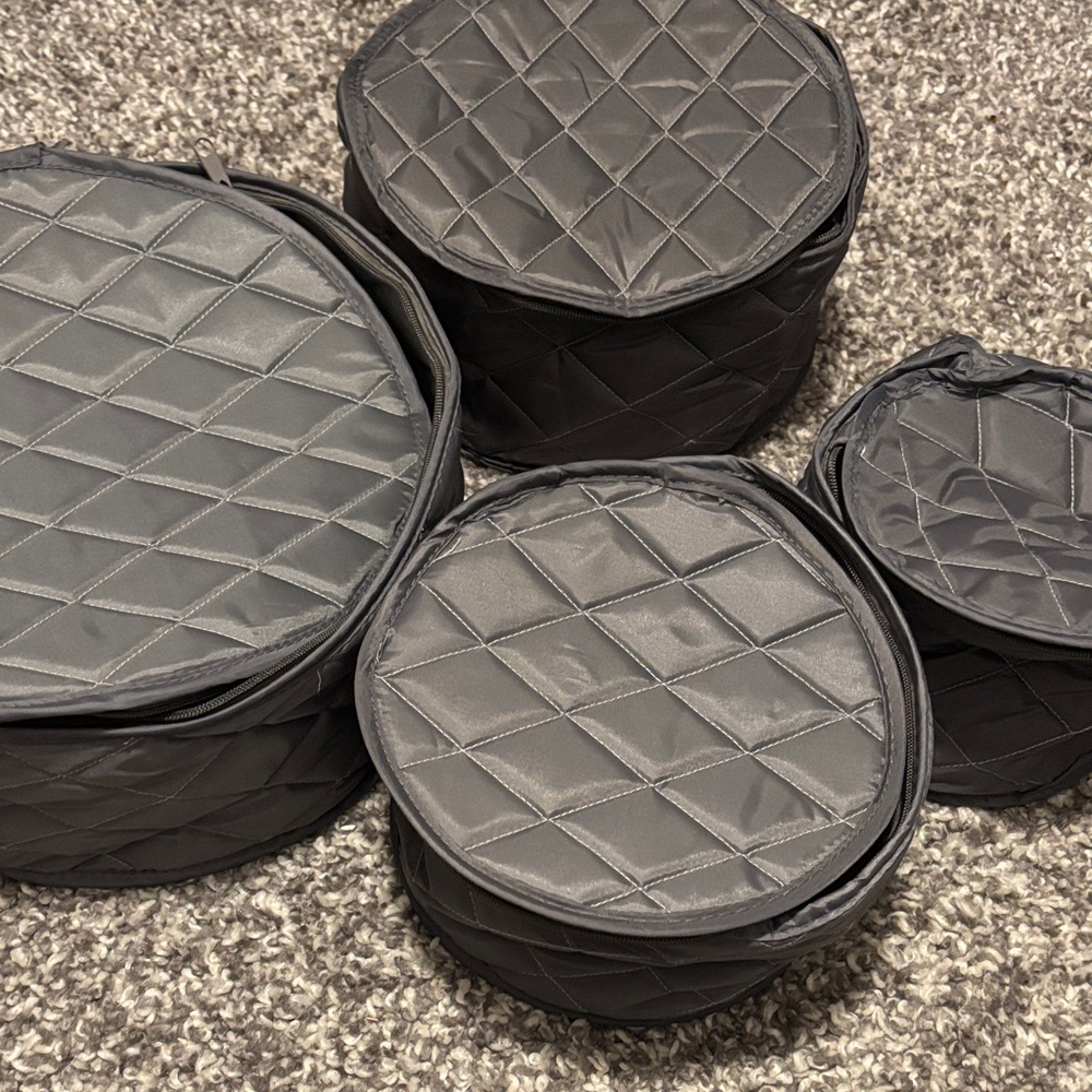 5/$10 Set of 4 Quilted Gray Storage Bags Set